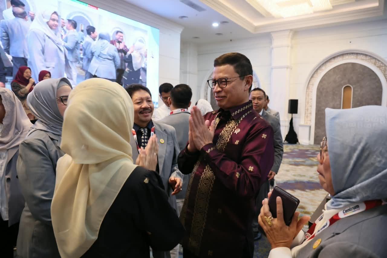 94 Persen Bahan Baku Obat Masih Impor, Taruna Ikrar Kepala BPOM Ajak IAI Bangun Ketahanan Farmasi Nasional 
