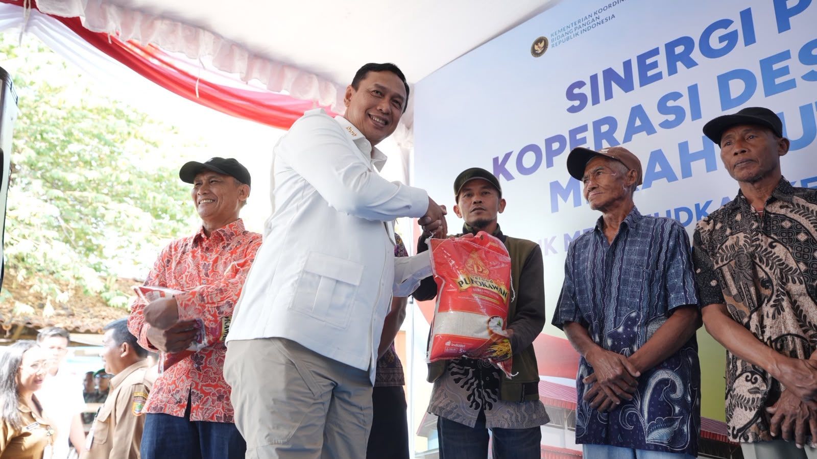 BULOG Perluas Distribusi Pangan KDKMP, Sudah Layani Hingga 1.985 KDKMP di Seluruh Indonesia.
