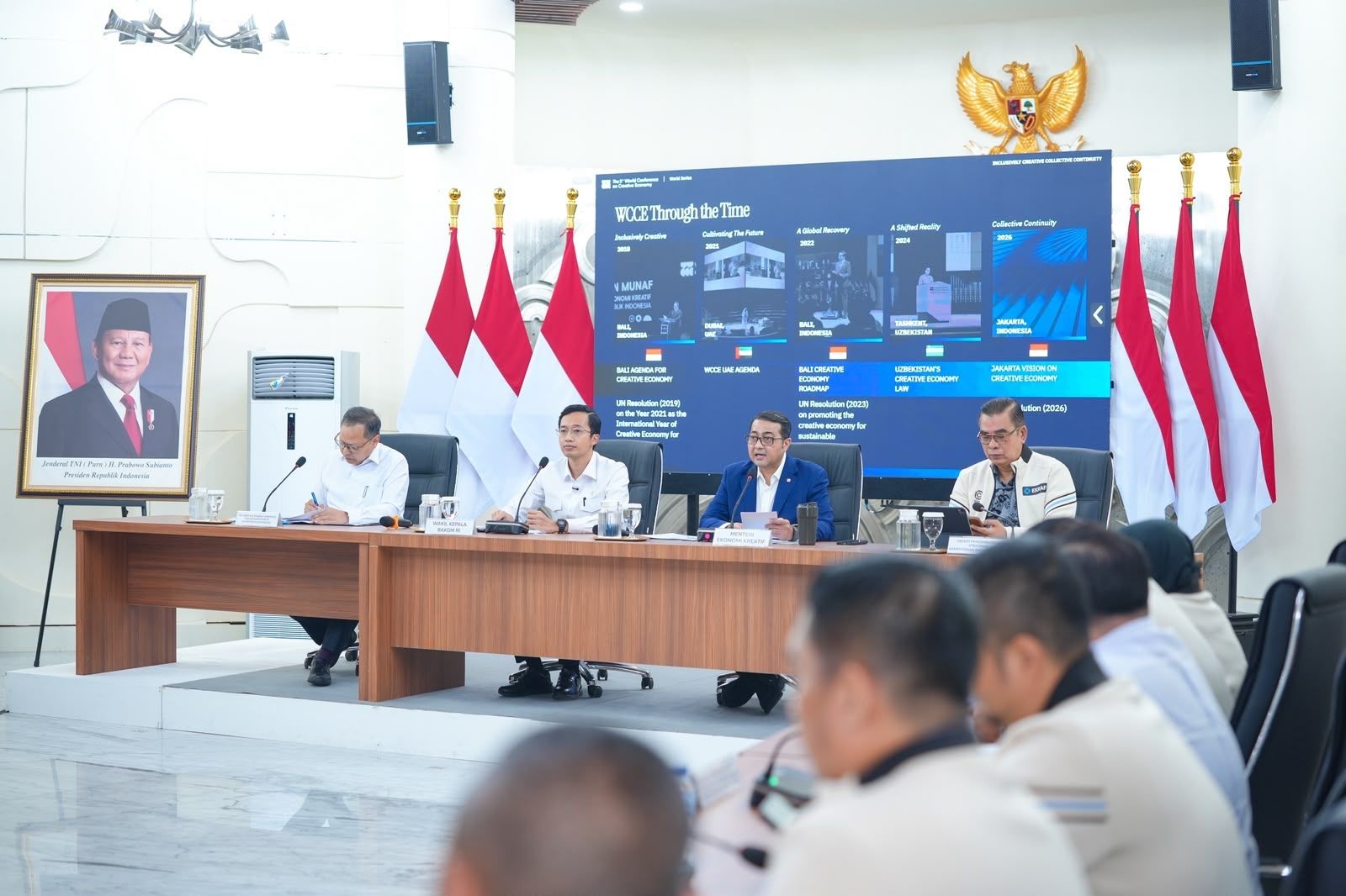 Menteri Ekonomi Kreatif/Kepala Badan Ekonomi Kreatif (Ekraf), Teuku Riefky Harsya menghadiri konferensi pers World Conference on Creative Economy (WCCE) 2026 di Kantor Badan Komunikasi Pemerintah (Bakom) RI, Jakarta, Kamis (15/10/2016). <b>(Kemenekraf)</b>