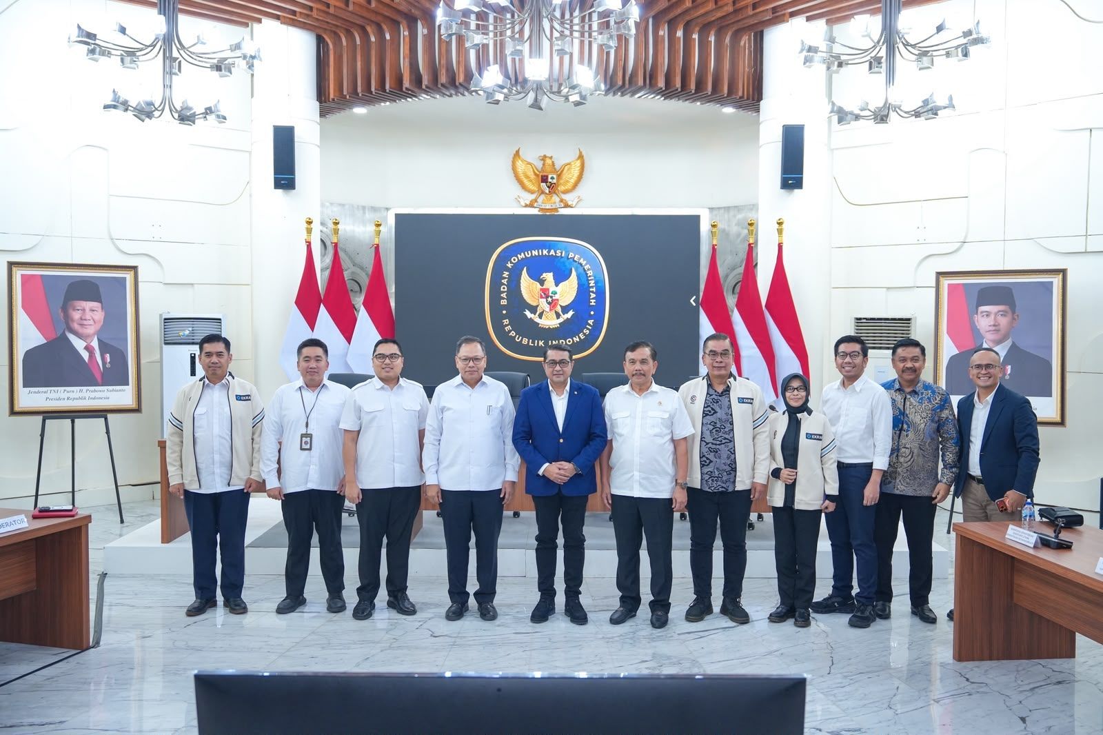 Menteri Ekonomi Kreatif/Kepala Badan Ekonomi Kreatif (Ekraf), Teuku Riefky Harsya menghadiri konferensi pers World Conference on Creative Economy (WCCE) 2026 di Kantor Badan Komunikasi Pemerintah (Bakom) RI, Jakarta, Kamis (15/10/2016). <b>(Kemenekraf)</b>