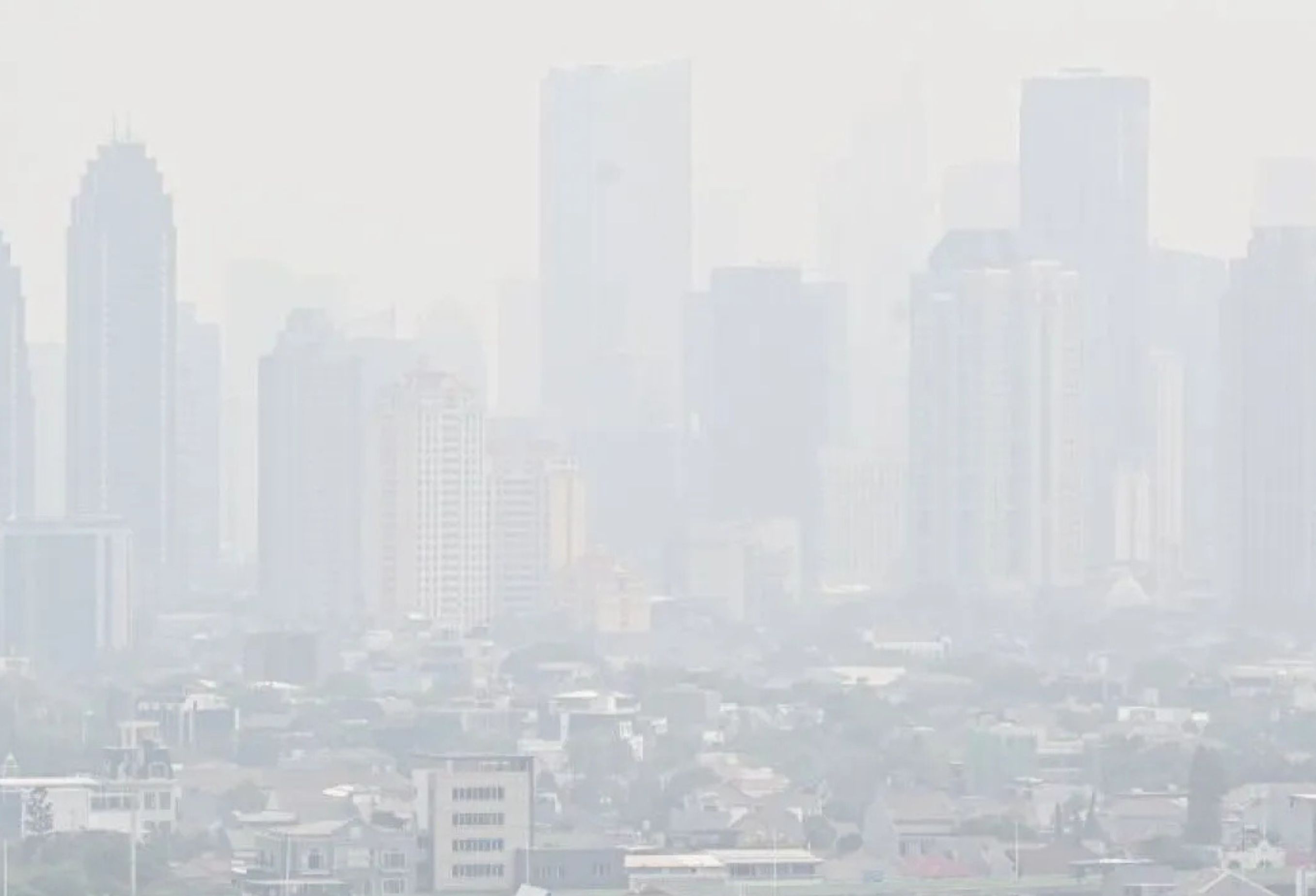 Ilustrasi Kabut polusi udara menyelimuti gedung-gedung di kawasan Jakarta. <b>(ANTARA)</b>