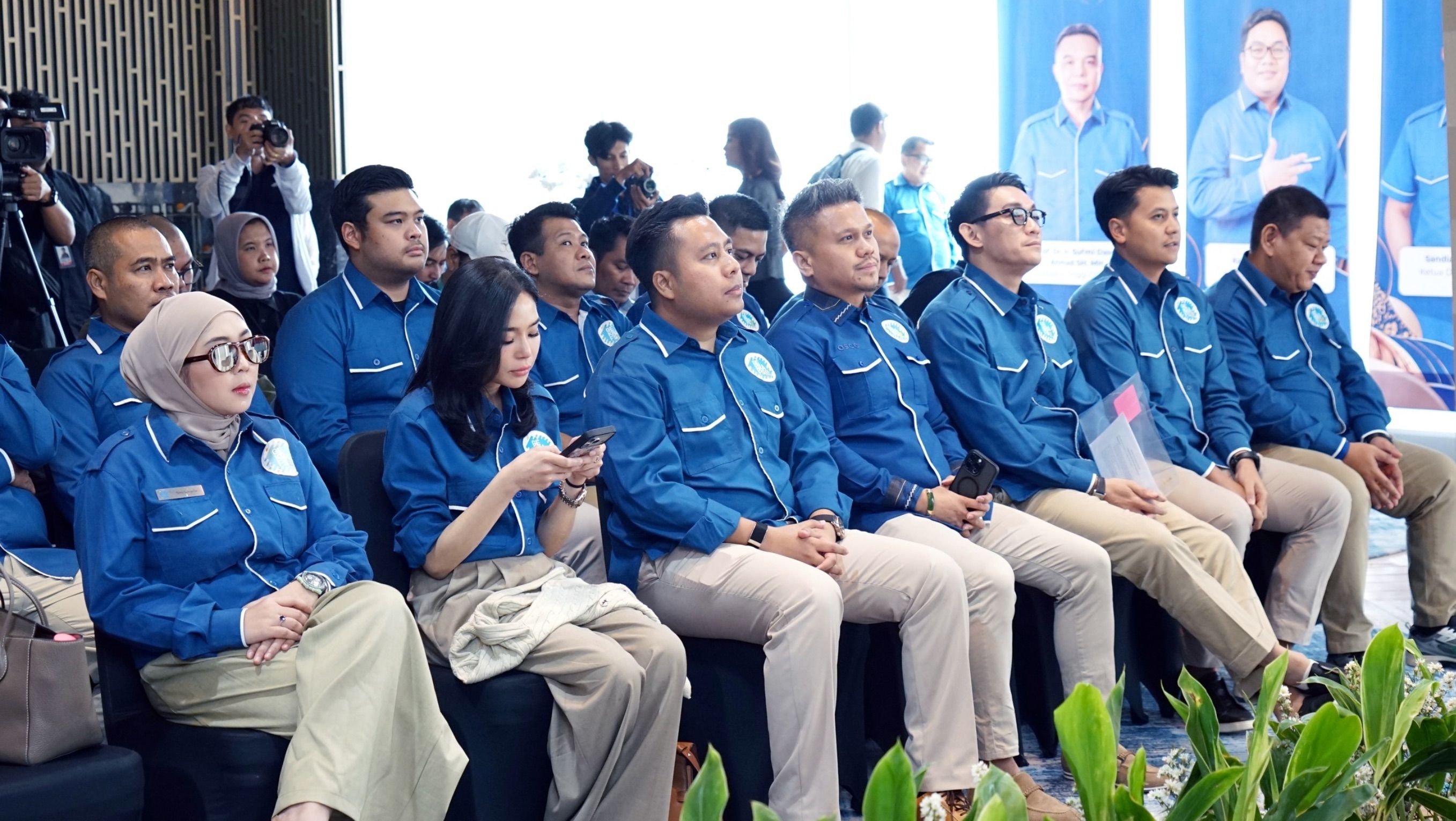 Dongkrak Ekspor Ekraf, Gekrafs Bentuk 18 Dewan Perwakilan Luar Negeri <b>(Gekrafs)</b>