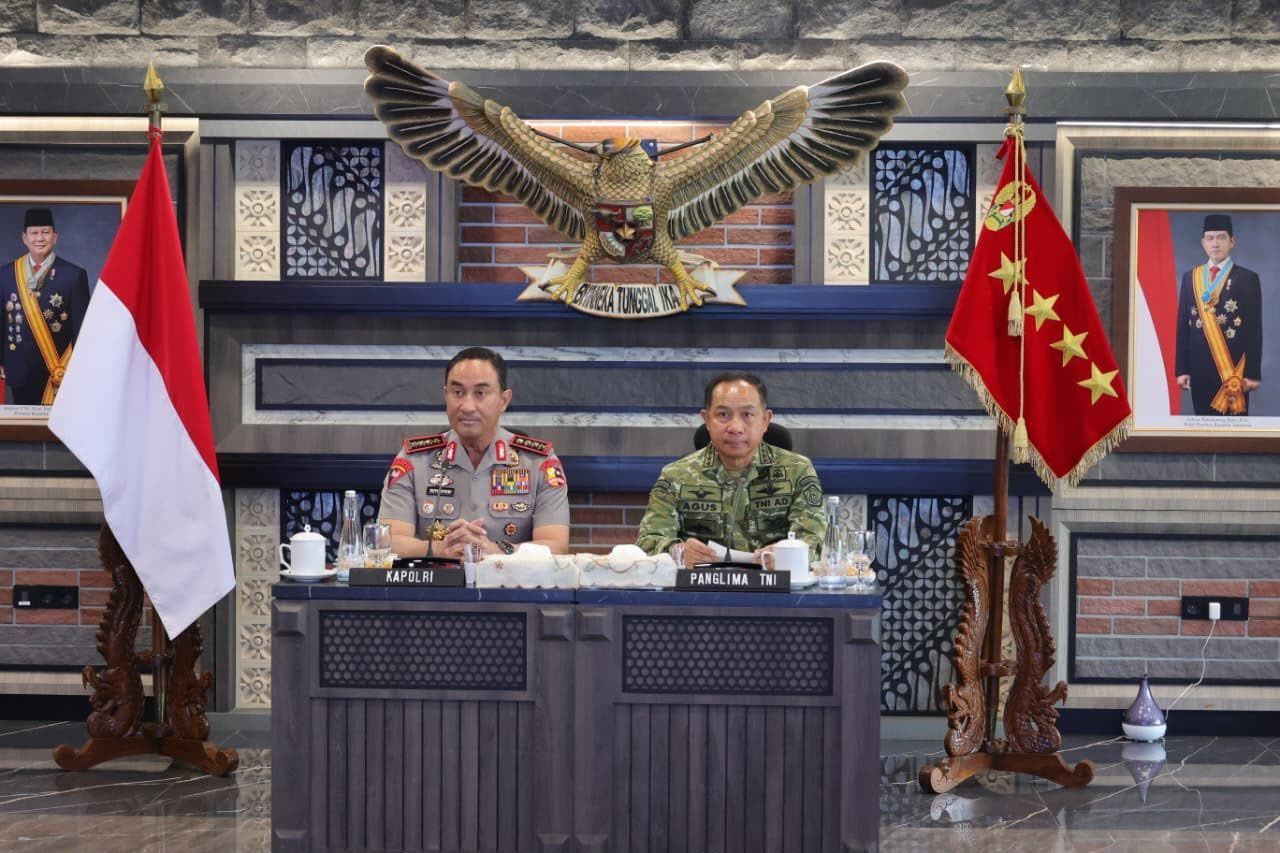 Kapolri Jenderal Polisi Suyudi Ario Seto melakukan kunjungan silaturahmi ke Panglima TNI Jenderal TNI Agus Subiyanto di Mabes TNI, Cilangkap, Jakarta Timur, Senin, 19 Oktober 2026. <b>(Humas Polri)</b>