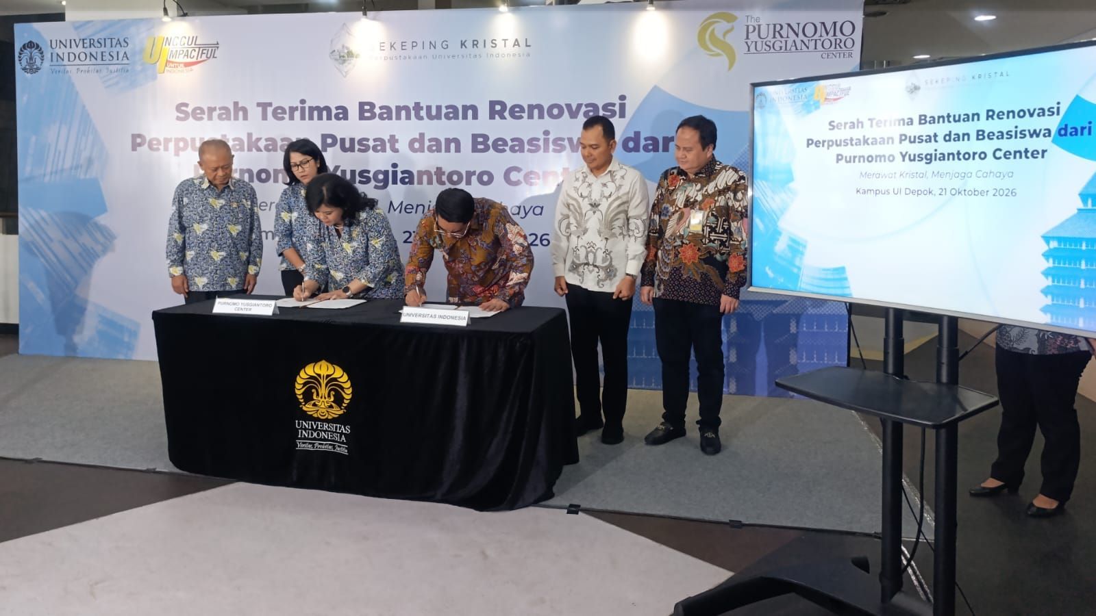 Universitas Indonesia (UI) resmi meluncurkan "Sekeping Kristal &ndash; Gerakan Merawat Kristal", sebuah inisiatif kolaboratif yang mengajak alumni, mitra, dan sahabat UI untuk berpartisipasi aktif dalam merawat, memperbaiki, serta menjaga keberlanjutan Perpustakaan UI. <b>(DOK)</b>