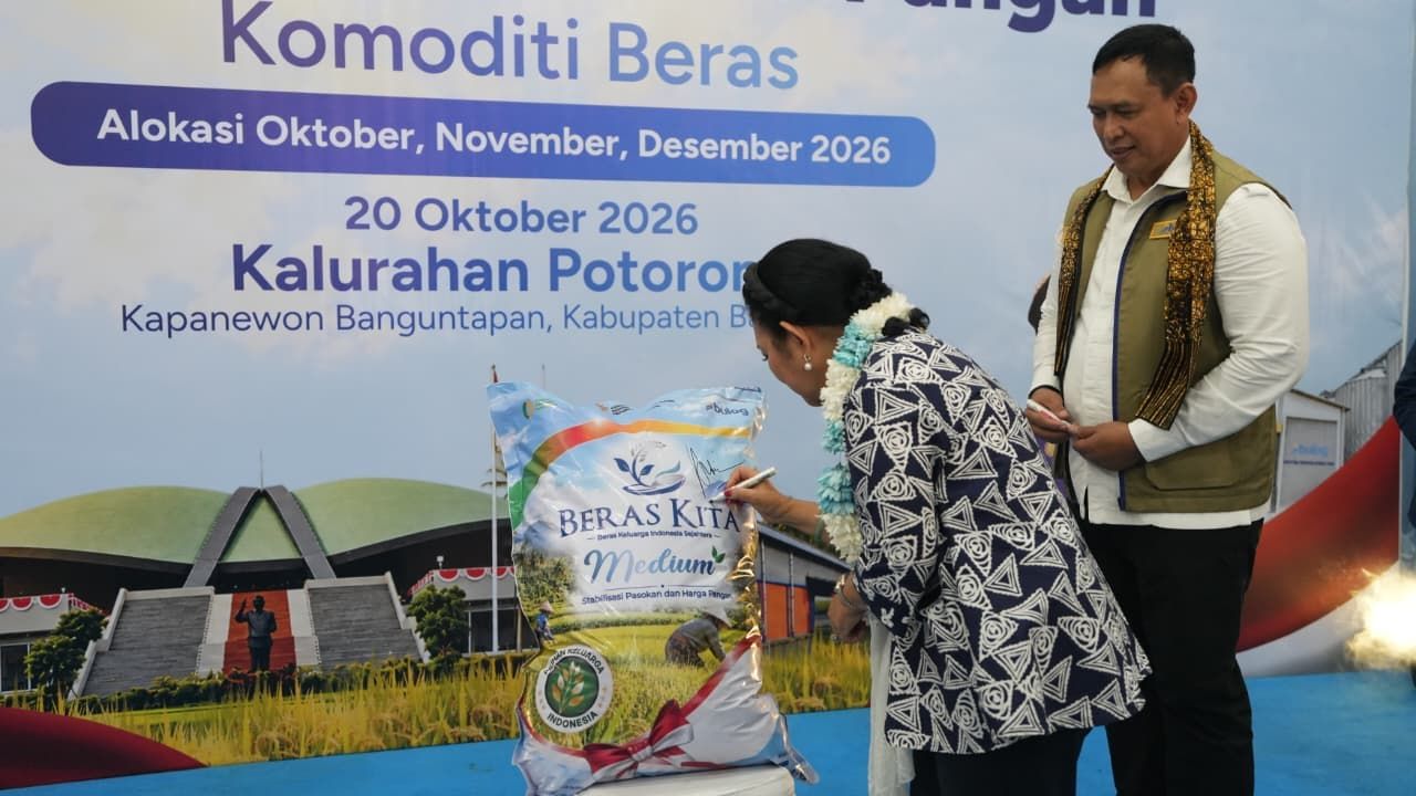 Ketua Komisi IV DPR RI Siti Hediati Soeharto memberikan apresiasi atas inovasi BULOG dalam menghadirkan kemasan baru beras SPHP yang merepresentasikan penghargaan terhadap hasil pertanian dalam negeri.