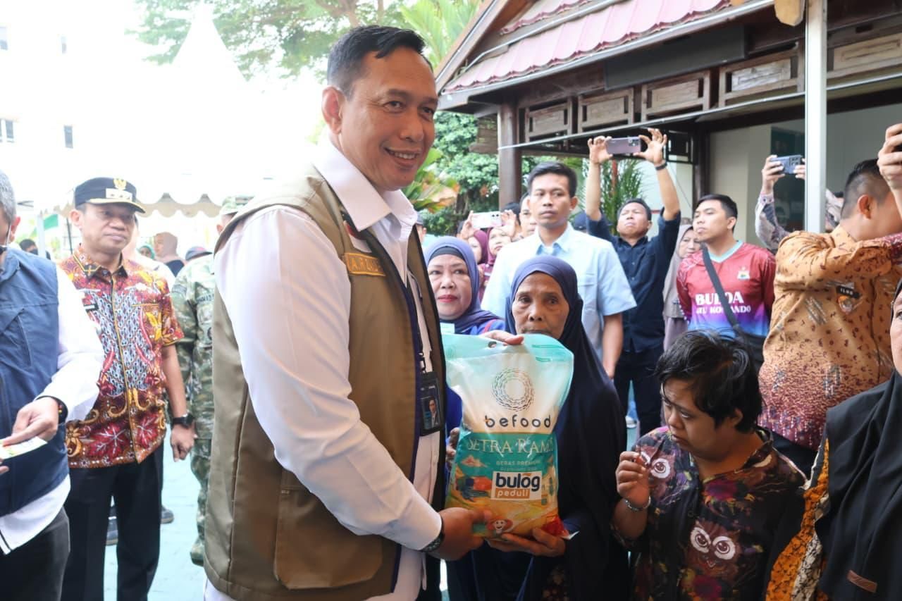 Direktur Utama Perum BULOG, Letnan Jenderal TNI (Purn.) Dr. Ahmad Rizal Ramdhani