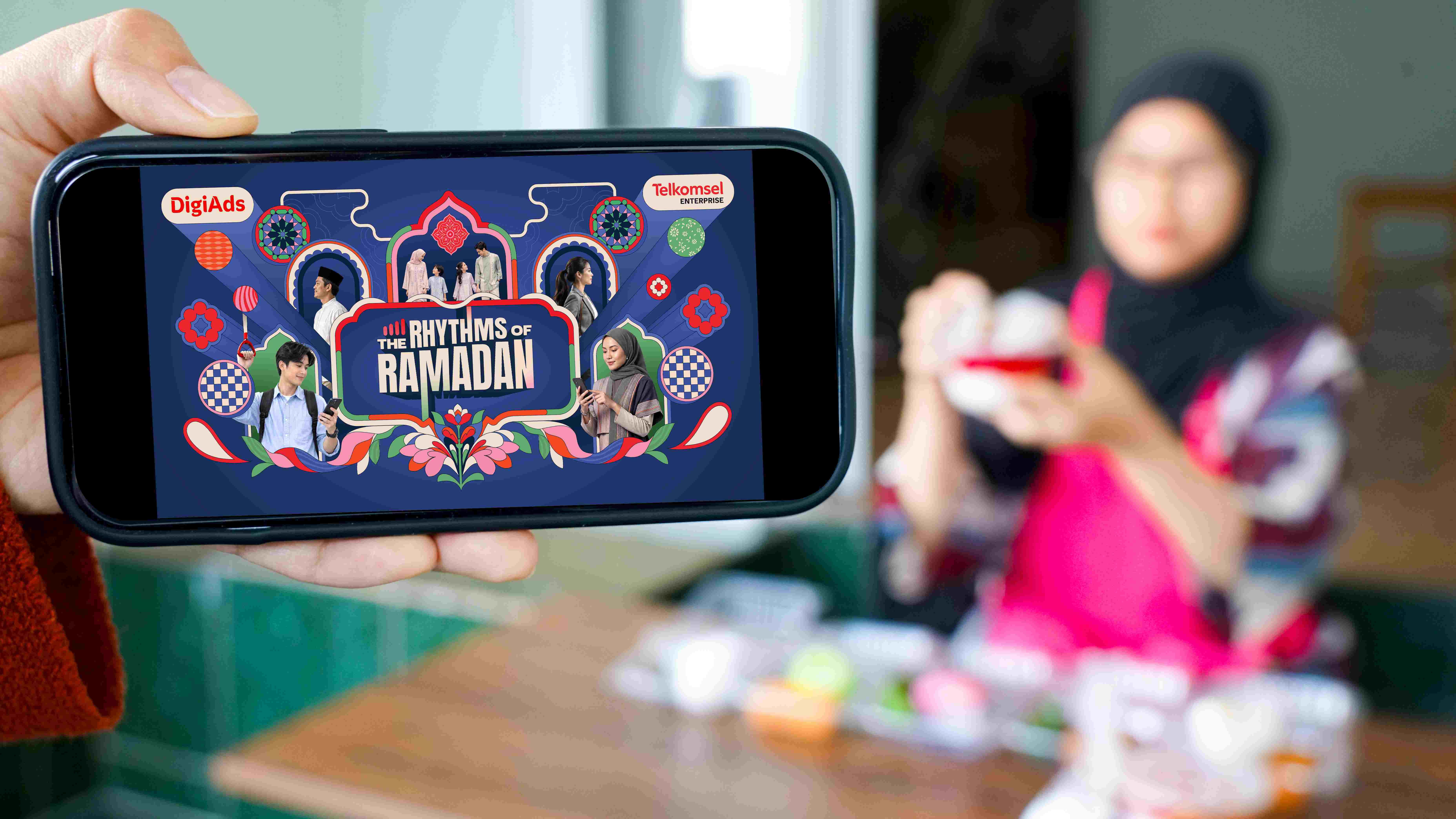 Melalui whitepaper DigiAds Ramadan Insight 2027: Reading the Rhythms of Ramadan, Telkomsel Enterprise mengungkap perubahan perilaku konsumen dalam tiga fase Ramadan yang berbeda. Insight berbasis data ini membantu brand mengidentifikasi momentum komunikasi yang paling relevan di setiap fase perjalanan konsumen selama Ramadan.