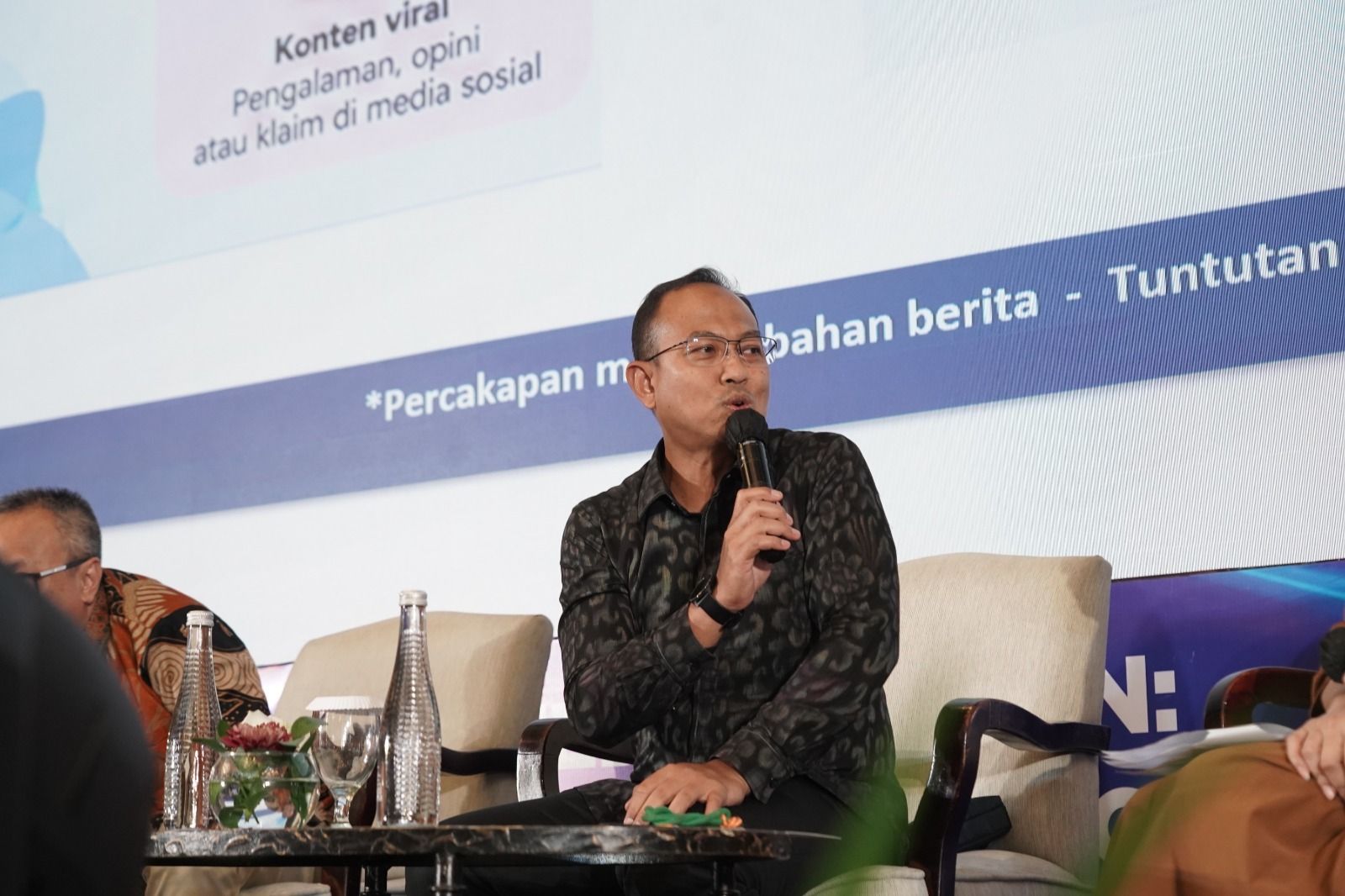 Corporate Secretary PT Pertamina Persero, Arya Dwi Paramita, pada sesi panel ke-6 di hari ke-2 Indonesia Digital Media Conference (IDMC) 2026, yang berlangsung di Hotel Shangri-La Surabaya, Jawa Timur, Kamis, 29 Oktober 2026.