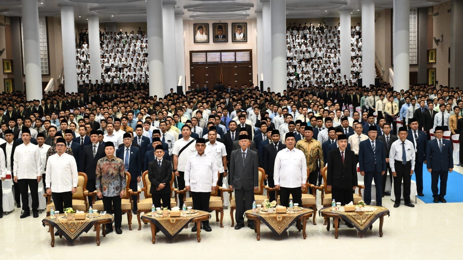 Prabowo Salurkan Bantuan untuk Gontor, Dukung Santri Jadi Generasi Berilmu dan Bermanfaat <b>(Wamensesneg)</b>