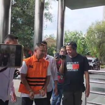 Gubernur Riau Abdul Wahid Ditahan KPK, Pakai Rompi Oranye dan Tangan Diborgol