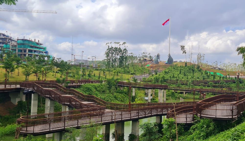 Plaza Seremoni Sumbu Kebangsaan di Kawasan Inti Pusat Pemerintahan (KIPP) Ibu Kota Negara (IKN)