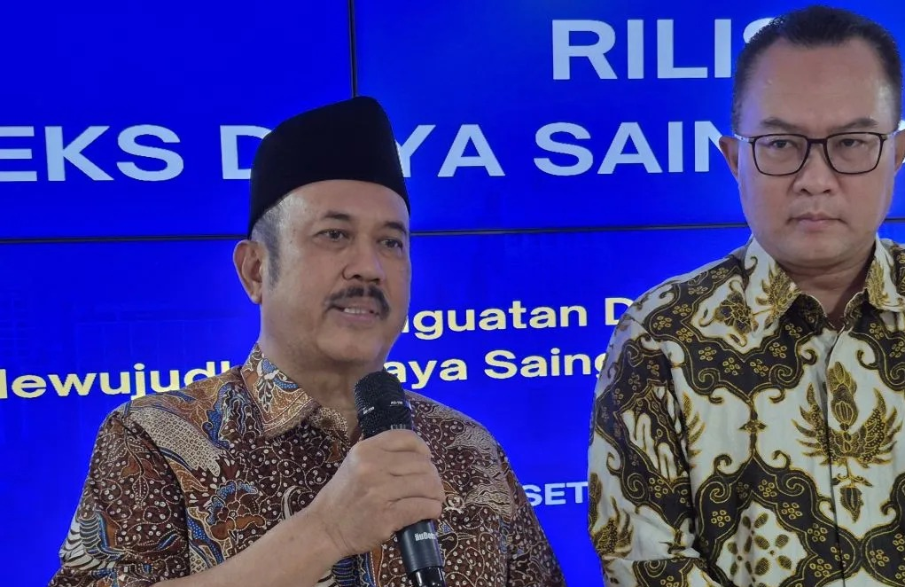 Kepala Badan Riset dan Inovasi Nasional (BRIN) Arif Satria (kanan). <b>(Antara)</b>