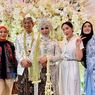 Melly Goeslaw Gelar Anniversary Unik jadi Pengantin Lagi