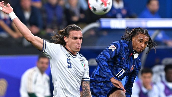 10 Pemain Prancis Ditahan Imbang Imbang Italia 1-1