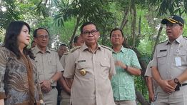 Pramono Siap Renovasi Hutan Kota Srengseng