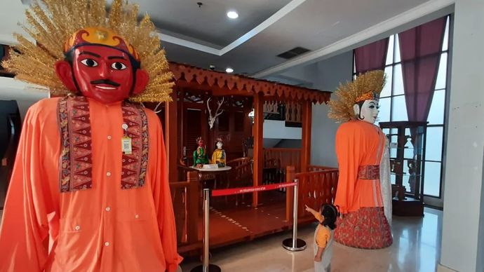 Ondel-Ondel yang dipamerkan di Museum Betawi, Area Perkampungan Betawi, Setu Babakan, Jakarta Selatan