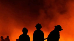 Kebakaran besar melanda kawasan permukiman rumah terapung di Kampung Bahagia, Sandakan, Negara Bagian Sabah, Malaysia, pada Minggu dini hari. Peristiwa ini berdampak pada ribuan warga yang tinggal di wilayah tersebut.