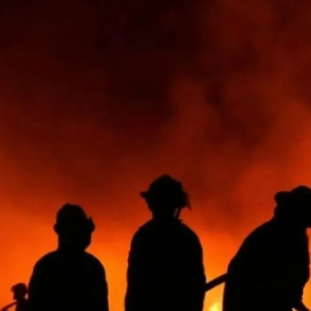 Kebakaran Hebat di Kampung Bahagia Sabah, Ribuan Warga Terdampak dan Rumah Terapung Hangus