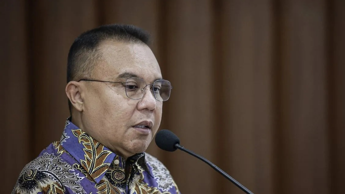 Wakil Ketua DPR Sufmi Dasco Ahmad menyampaikan keterangan pers terkait harga bahan bakar minyak (BBM) di Kompleks Parlemen, Senayan, Jakarta, Selasa (31/3/2026). Sufmi Dasco Ahmad mengapresiasi pemerintah yang memutuskan untuk belum berencana melakukan penyesuaian atau menaikkan harga BBM subsidi maupun nonsubsidi. ANTARA FOTO/Dhemas Reviyanto/tom.