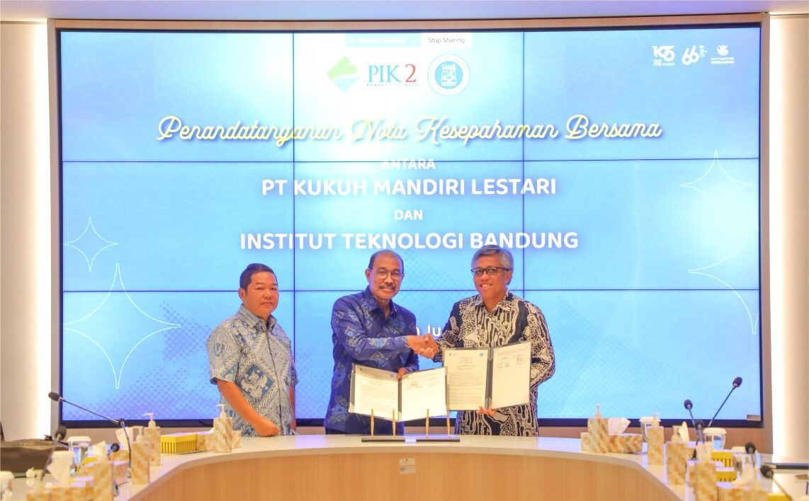 Institut Teknologi Bandung (ITB) menandatangani Nota Kesepahaman atau Memorandum of Understanding (MoU) dengan PT Kukuh Mandiri Lestari (bagian dari Agung Sedayu Group dan Salim Group), Senin, 23 Juni 2025. <b>(PIK 2)</b>