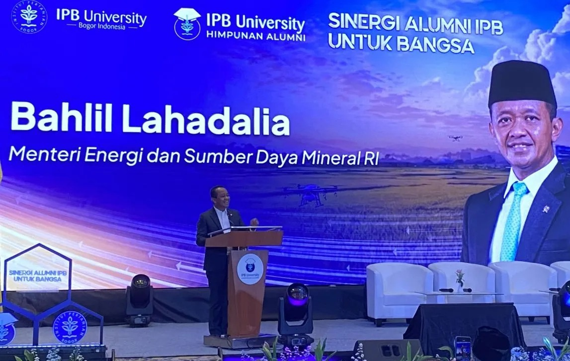 Menteri Energi dan Sumber Daya Mineral (ESDM) Bahlil Lahadalia berbicara dalam acara Himpunan Alumni IPB di Jakarta, Sabtu (2/5/2026). (ANTARA/Shofi Ayudiana) <b>(Antara)</b>