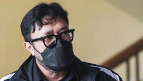 Komisi Pemberantasan Korupsi (KPK) memanggil Setyowati Anggraini Saputro, istri Wakil Ketua DPRD Jawa Barat Ono Surono, sebagai saksi dalam penyidikan kasus dugaan korupsi yang melibatkan Bupati Bekasi nonaktif Ade Kuswara Kunang.