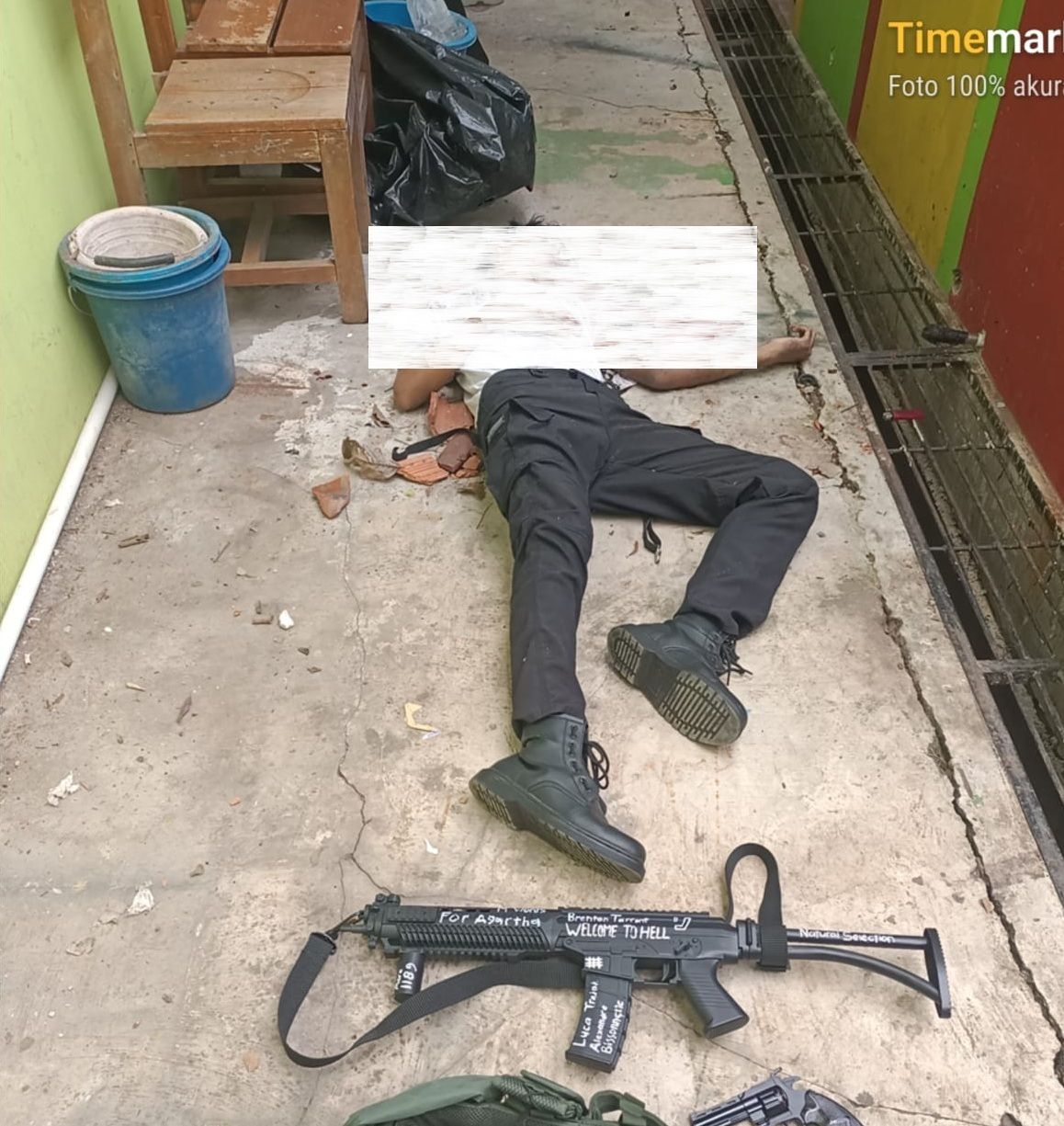 Salah satu korban diduga tewas di lokasi ledakan SMAN 72 Jakarta, Kelapa Gading, Jakarta Utara, Jumat, 7 November 2025.  <b>(Istimewa)</b>