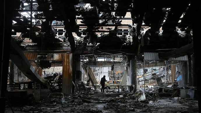 Situasi sebuah bengkel mobil yang hancur akibat serangan rudal Israel, Teheran, Iran, Sabtu (28/3/2026). ANTARA/Xinhua/aa.