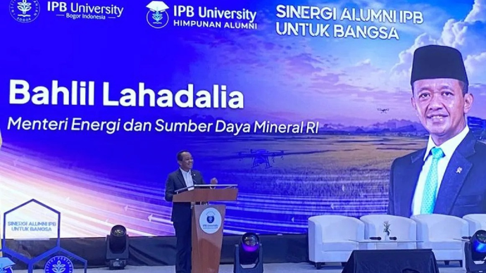 Menteri Energi dan Sumber Daya Mineral (ESDM) Bahlil Lahadalia berbicara dalam acara Himpunan Alumni IPB di Jakarta, Sabtu (2/5/2026). ANTARA/Shofi Ayudiana/am.