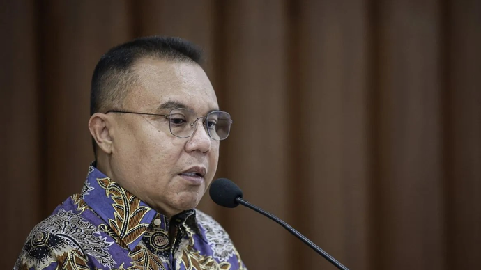 Wakil Ketua DPR Sufmi Dasco Ahmad menyampaikan keterangan pers terkait harga bahan bakar minyak (BBM) di Kompleks Parlemen, Senayan, Jakarta, Selasa (31/3/2026). Sufmi Dasco Ahmad mengapresiasi pemerintah yang memutuskan untuk belum berencana melakukan penyesuaian atau menaikkan harga BBM subsidi maupun nonsubsidi. ANTARA FOTO/Dhemas Reviyanto/tom.