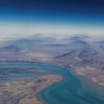 Trump Usulkan AS Pungut Biaya Lintas di Selat Hormuz di Tengah Ketegangan dengan Iran