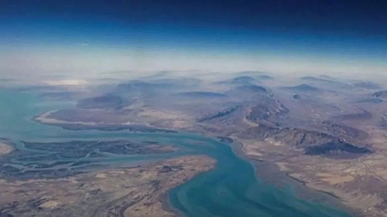 Trump Ancam Hancurkan Kapal Iran di Tengah Ketegangan Blokade Selat Hormuz