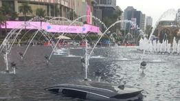 Mobil Terjun ke Kolam Bundaran HI, Polisi Sebut Pengemudi Kurang Hati-hati