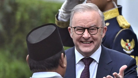 Pemerintah Australia memutuskan memangkas sementara pajak bahan bakar hingga 50 persen sebagai langkah meredam kenaikan harga energi akibat konflik di Timur Tengah. Kebijakan ini diumumkan langsung oleh Perdana Menteri Anthony Albanese, Senin.