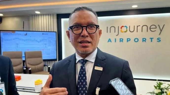 Arsip Foto - Direktur Utama InJourney Airports Mohammad R Pahlevi menjawab pertanyaan awak media dalam jumpa pers, di Tangerang, Banten