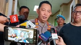 Kapolri Listyo Sigit Minta Maaf Langsung kepada Keluarga Ojol yang Tewas Tertabrak Rantis Brimob