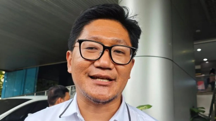 Direktur Pengembangan Ekosistem Digital Kemkomdigi Sonny Hendra Sudaryana menyampaikan keterangan kepada wartawan di Kantor Kemkomdigi, Jakarta Pusat, Senin (6/4/2026). (ANTARA/Farhan Arda Nugraha)