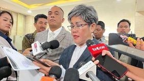 Selebgram Lisa Mariana melalui kuasa hukumnya, Bertua Hutapea, mengajukan permohonan tes DNA ulang antara dirinya, putrinya berinisial CA, dan mantan Gubernur Jawa Barat Ridwan Kamil. Permohonan ini diajukan ke Bareskrim Polri untuk dilakukan di Ruma