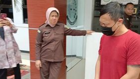 Kejaksaan Negeri (Kejari) Kabupaten Bandung, Jawa Barat, menerima pelimpahan tersangka dan barang bukti tahap dua dari penyidik Polda Jawa Barat dalam perkara dugaan kekerasan fisik dan seksual serta penyekapan yang menjerat Taufik Hidayat bin Tata.