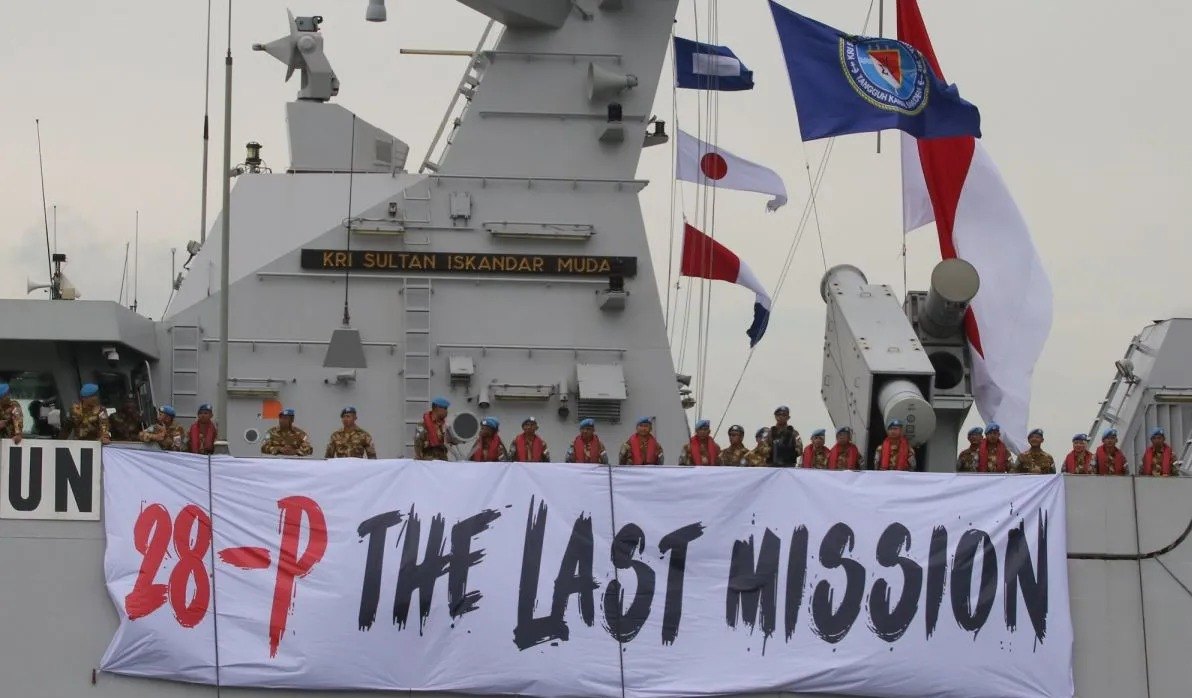 Arsip foto - Sejumlah personel TNI AL dari Satuan Tugas Maritime Task Force (MTF) TNI Kontingen Garuda XXVIII-P/UNIFIL berdiri di atas KRI Sultan Iskandar Muda-367 yang bersiap untuk bersandar di Koarmada II, Surabaya, Jawa Timur, Sabtu (7/2/2026). A <b>(Antara)</b>