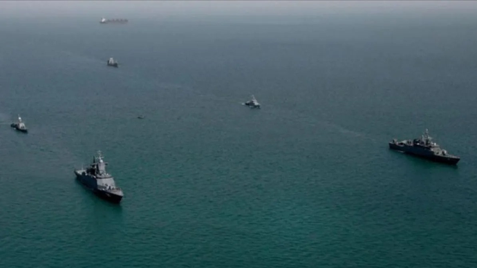 Kapal-kapal berlayar di Selat Hormuz. ANTARA/Anadolu/py.