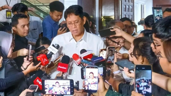 Menteri Keuangan (Menkeu) Purbaya Yudhi Sadewa menjawab pertanyaan awak media saat ditemui usai menghadiri rapat bersama Komisi XI DPR RI di Jakarta, Senin (6/4/2026). ANTARA/Uyu Septiyati Liman