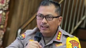 Oknum polisi berinisial R, yang terlibat dalam insiden penembakan terhadap siswa SMKN 4 Semarang, saat ini telah ditahan dan menjalani penempatan khusus selama 20 hari dalam rangka penyelidikan lebih lanjut terkait kasus tersebut.