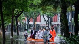 Banjir di Periuk Tangerang Menggenang hingga Satu Meter, BPBD Evakuasi Warga