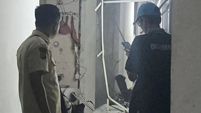 Ledakan tabung gas di Apartemen City Park, Cengkareng Timur, Cengkareng, Jakarta Barat, Selasa, 8 Juli 2025.