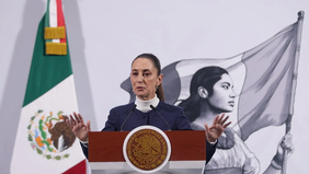 Presiden Meksiko, Claudia Sheinbaum, pada Kamis,7 Agustus 2025 mengecam operasi razia antimigran terbaru yang berlangsung di Amerika Serikat (AS) dan menegaskan komitmennya untuk melindungi warga Meksiko yang tinggal di negara tetangga tersebut.