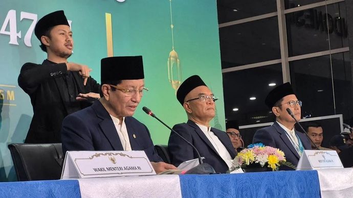 Dari kiri ke kanan, Menteri Agama Nasaruddin Umar, Ketua Komisi VIII DPR RI Marwan Dasopang, dan Wakil Ketua Umum Majelis Ulama Indonesia (MUI) Cholil Nafis dalam Konferensi Pers Sidang Isbat 1 Syawal 1447 Hijriah di Kantor Kemenag, Jakarta, Kamis, 19 Maret 2026.