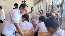 Kepala PCO Hasan Nasbi Tinjau Langsung Program MBG di Serdang Bedagai