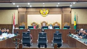 Jaksa Penuntut Umum (JPU) Kejaksaan Agung menuntut Lisa Rachmat, penasihat hukum terdakwa Ronald Tannur, dijatuhi hukuman 14 tahun penjara dan denda sebesar Rp750 juta subsider enam bulan kurungan.