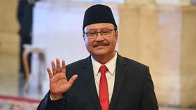 Saifullah Yusuf atau akrab dipanggil Gus Ipul kini resmi menjabat sebagai Menteri Sosial (Mensos) menggantikan Tri Rismaharini di penghujung periode pemerintahan Kabinet Indonesia Maju sejak 11 September 2024.